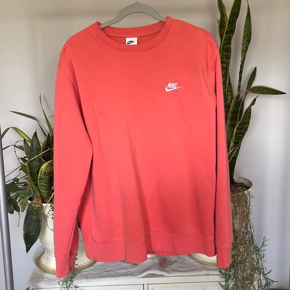 Nike Other - Men’s Nike Crew neck, salmon pink